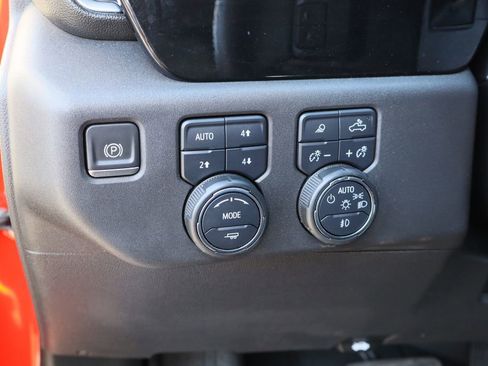 Used 2024 Chevrolet Silverado 1500 LT Trail Boss w/ LT Trail Boss Premium Package image 12