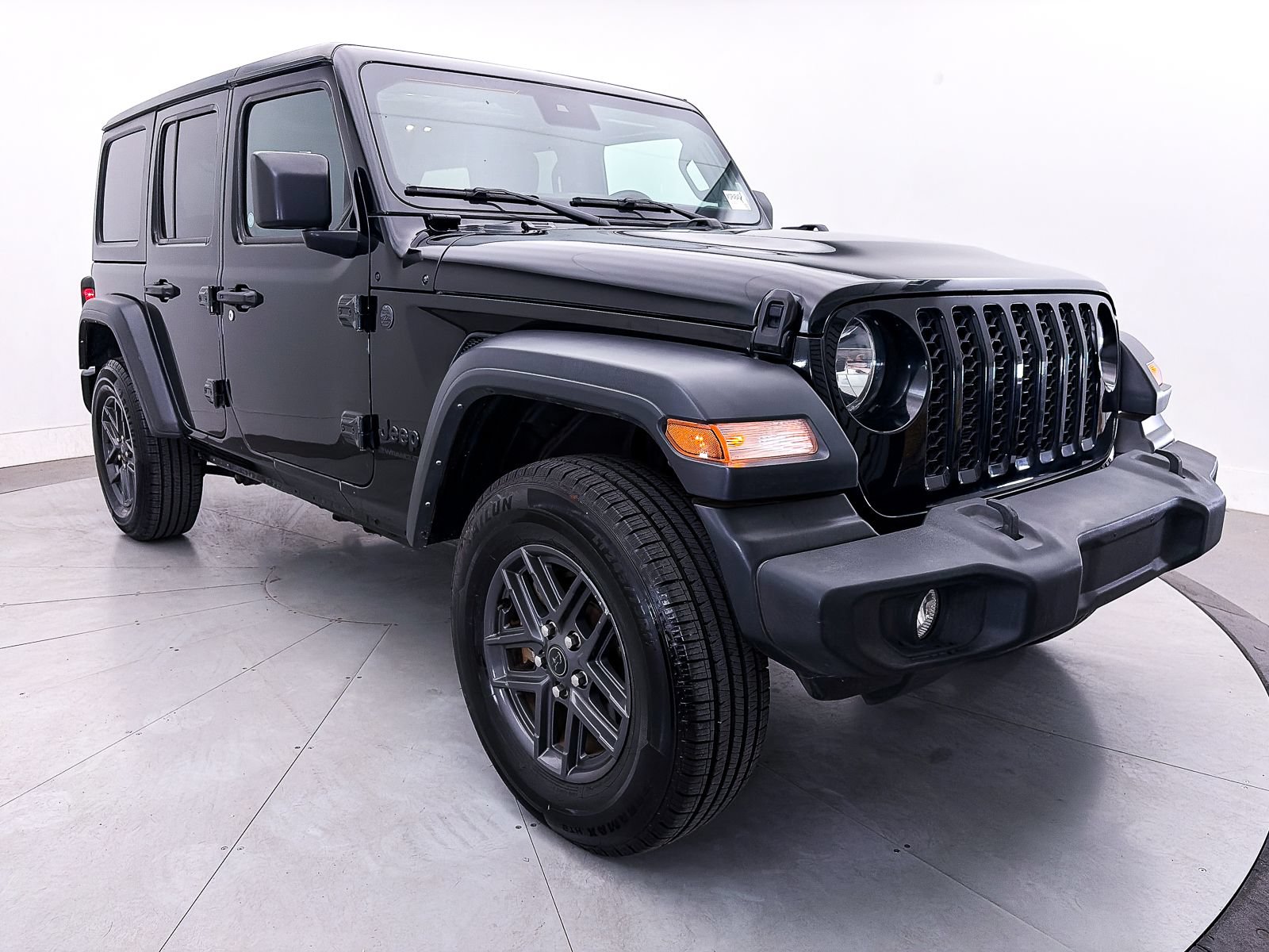 Used 2024 Jeep Wrangler Unlimited Sport AWD/4WD image 11
