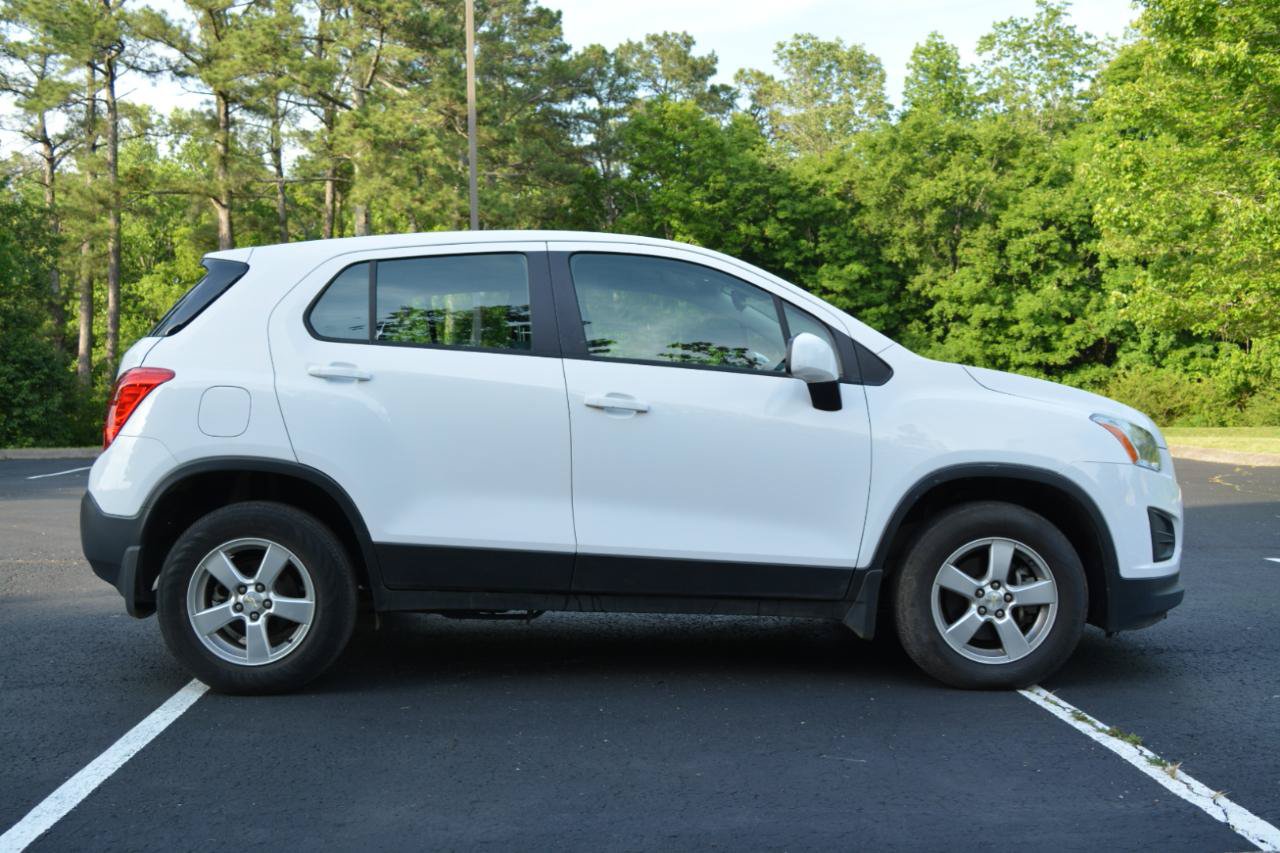 Used 2016 Chevrolet Trax LS w/ LPO, Protection Package AWD/4WD image 4