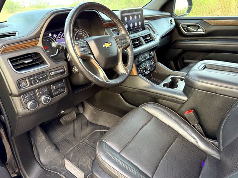 Used 2021 Chevrolet Tahoe High Country w/ Premium Package image 11