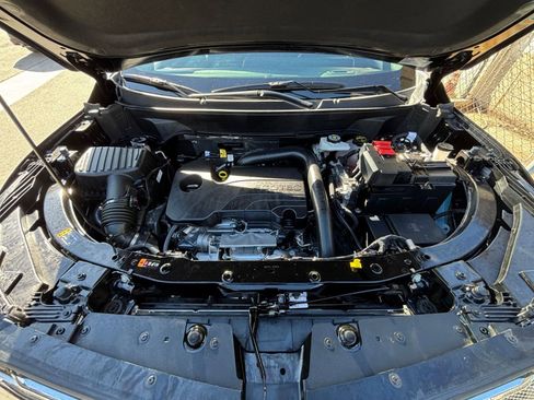 Used 2025 Chevrolet Equinox LT image 32