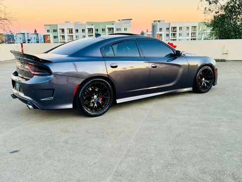 Used 2019 Dodge Charger Scat Pack w/ Daytona Edition image 7