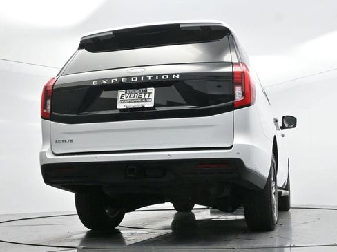 Used 2025 Ford Expedition Active AWD/4WD image 55
