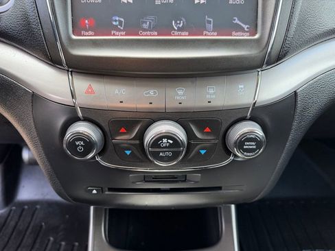 Used 2017 Dodge Journey Crossroad w/ Popular Equipment Group AWD/4WD image 23