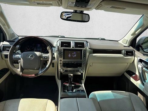 Used 2018 Lexus GX 460 Premium w/ Premium Package AWD/4WD image 24