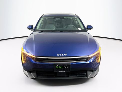Used 2025 Kia K4 FWD image 2