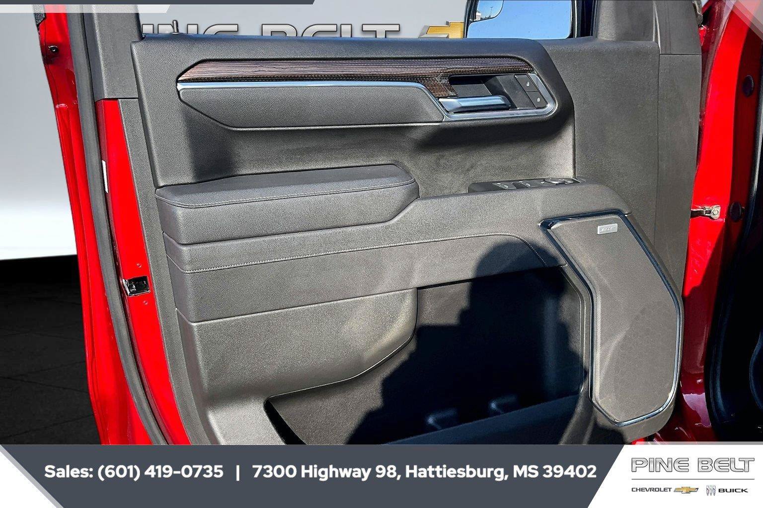 Used 2025 Chevrolet Silverado 1500 LT Trail Boss w/ Convenience Package II AWD/4WD image 18