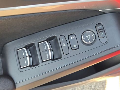 New 2025 Acura Integra Base image 21