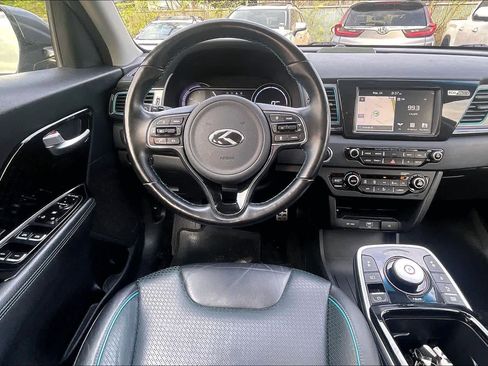 Used 2019 Kia Niro EX Premium image 5