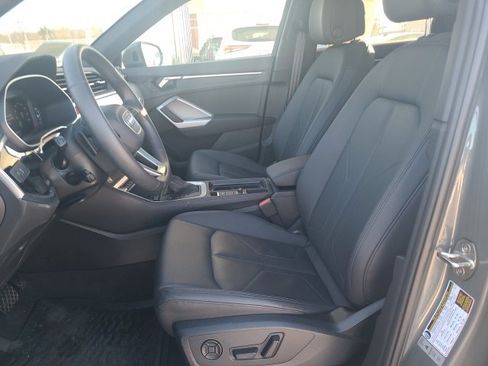 Used 2024 Audi Q3 2.0T Premium image 16