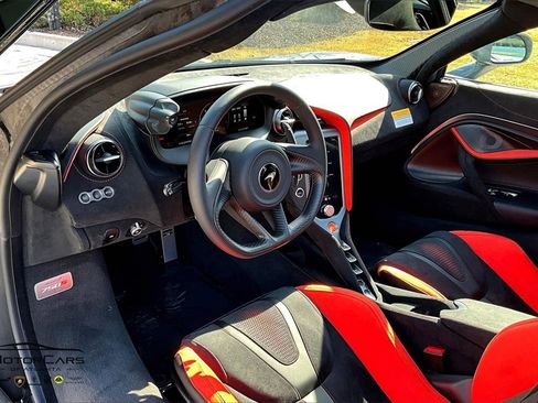 New 2026 McLaren 750S image 6