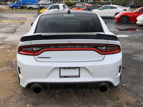 Used 2017 Dodge Charger R/T image 11