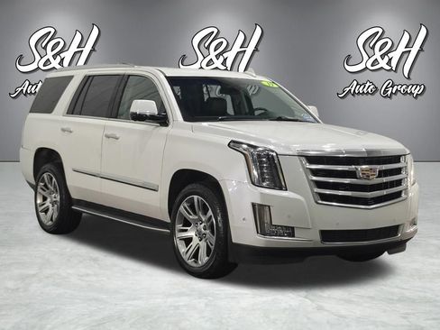 Used 2019 Cadillac Escalade Luxury AWD/4WD image 2
