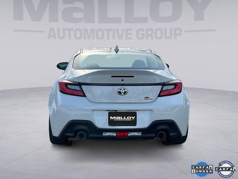 Used 2025 Toyota GR86 Premium w/ Performance Package image 4
