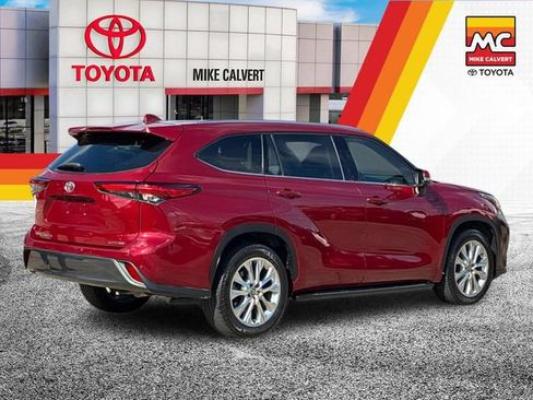 Used 2020 Toyota Highlander Limited FWD image 5