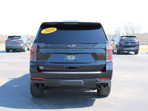 Used 2025 Chevrolet Suburban Z71 image 8