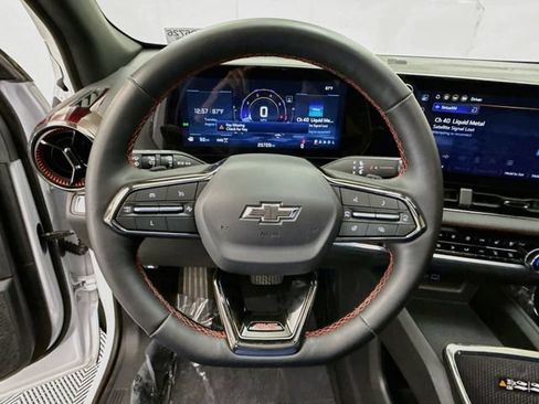 Used 2025 Chevrolet Equinox RS w/ Safety and Technology Package AWD/4WD image 12