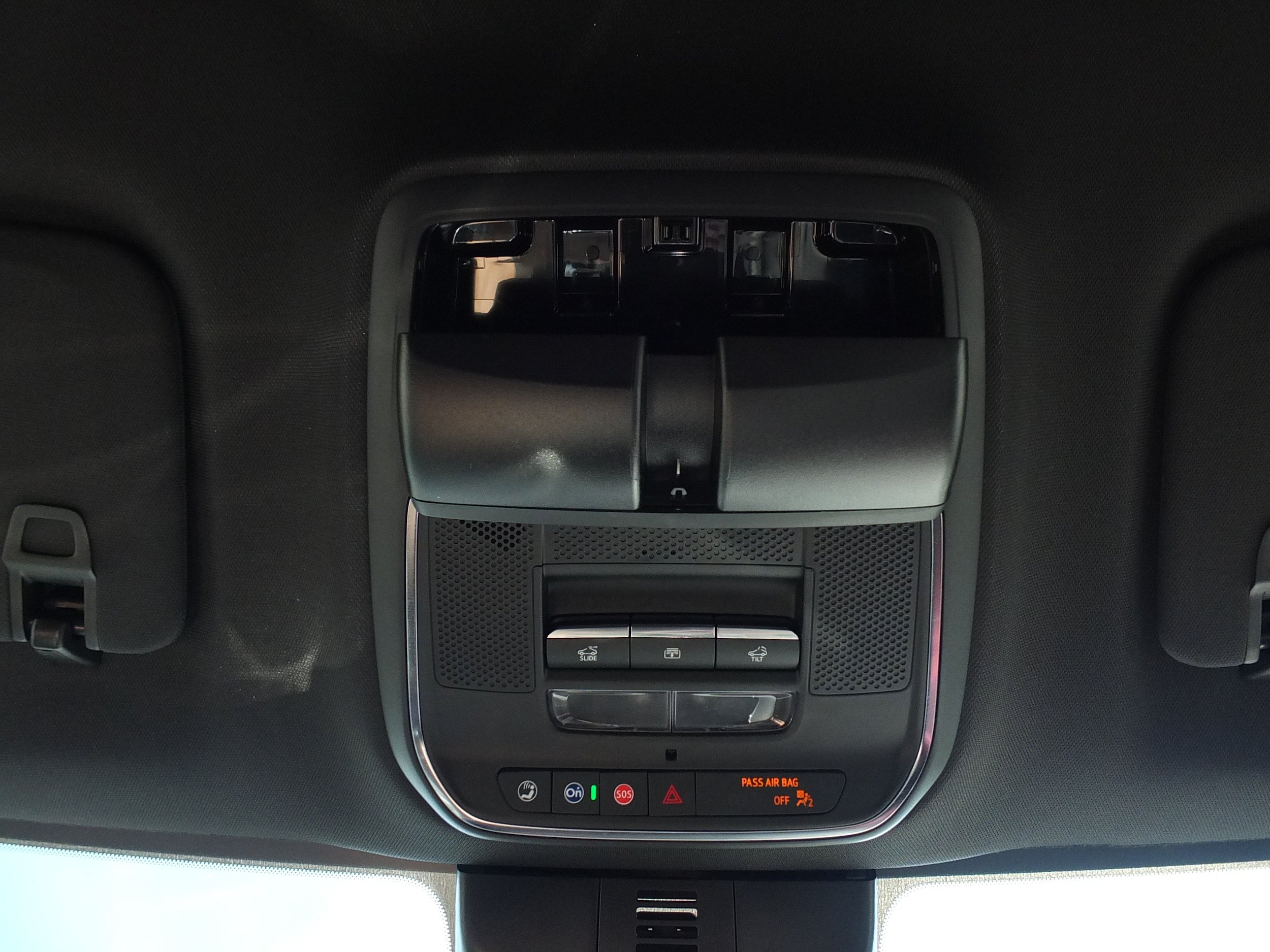 Used 2025 Chevrolet Traverse RS w/ LPO, Floor Liner Package FWD image 32