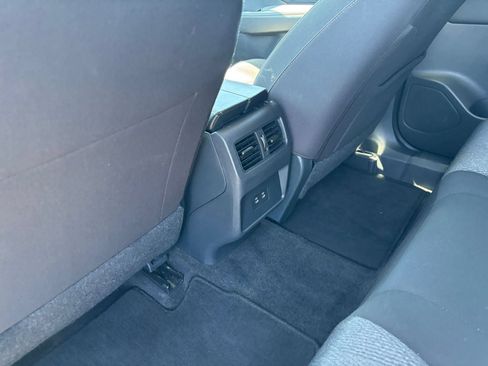 Used 2025 Nissan Rogue SV FWD image 24