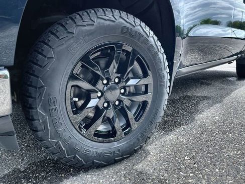 Used 2021 Chevrolet Silverado 1500 LT w/ Convenience Package II AWD/4WD image 32