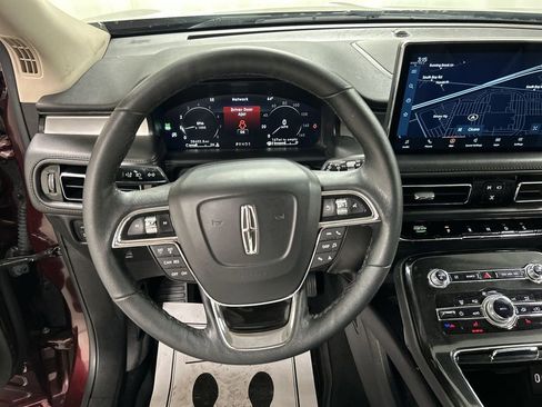 Used 2022 Lincoln Nautilus AWD w/ Premium Package image 4