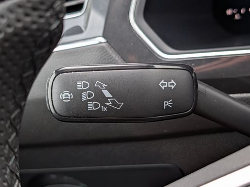 Used 2022 Volkswagen Tiguan SE R-Line AWD/4WD image 31