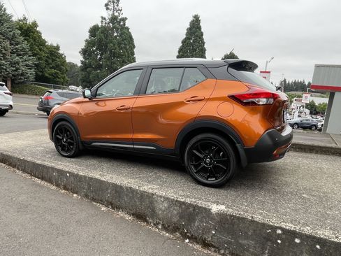 Used 2020 Nissan Kicks SR w/ SR Premium Package FWD image 5