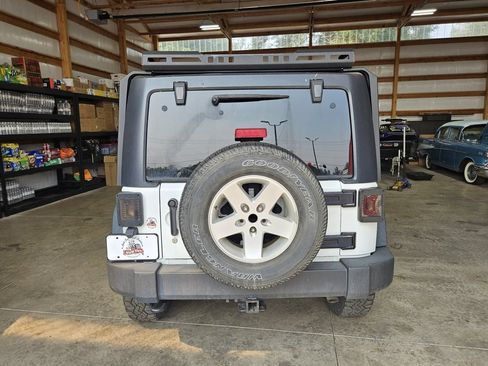 Used 2014 Jeep Wrangler Unlimited Sport w/ Quick Order Package 24S AWD/4WD image 7