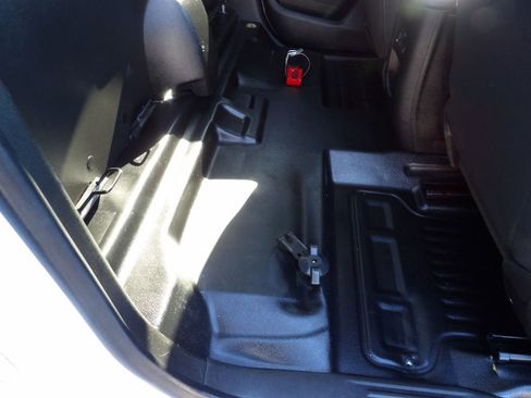 Used 2021 Chevrolet Colorado LT w/ Fleet Safety Package RWD image 32