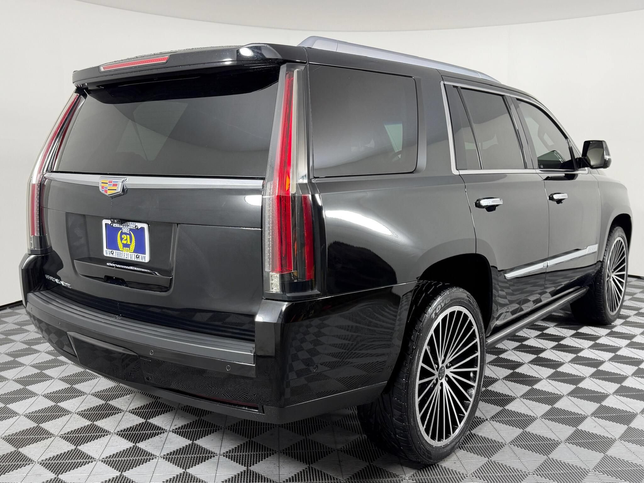 Used 2019 Cadillac Escalade Premium Luxury AWD/4WD image 20