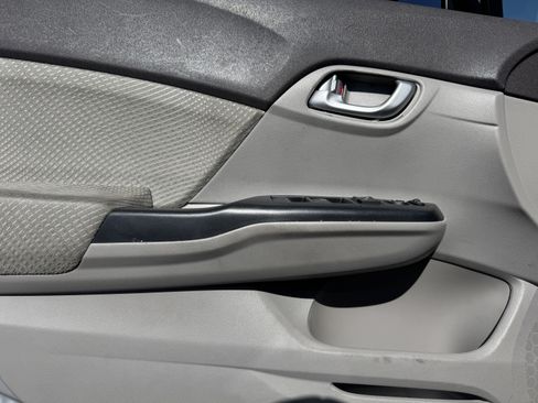 Used 2012 Honda Civic Hybrid Sedan image 9