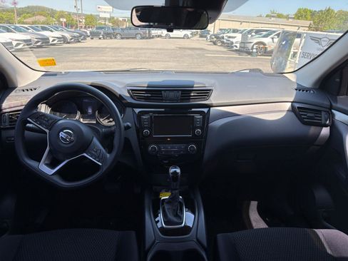 Used 2020 Nissan Rogue Sport S FWD image 19