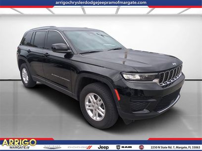 Used 2023 Jeep Grand Cherokee Laredo