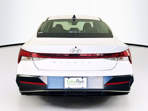 Used 2025 Hyundai Elantra SEL image 7
