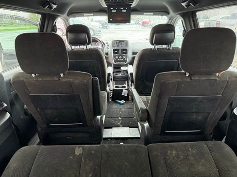 Used 2016 Dodge Grand Caravan SE image 25