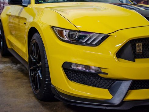 Used 2016 Ford Mustang Shelby GT350 w/ Technology Package image 10