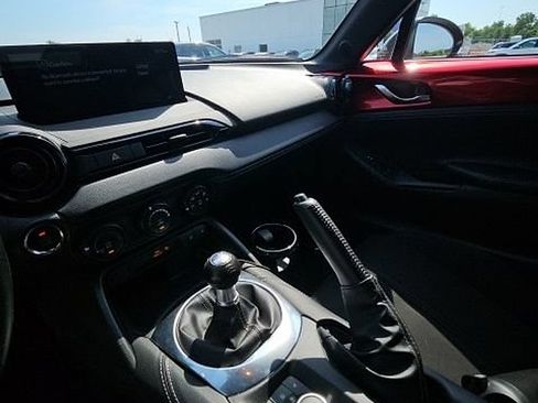 Used 2025 MAZDA MX-5 Miata Club RWD image 14