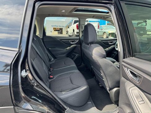 Used 2024 Subaru Forester Premium AWD/4WD image 10