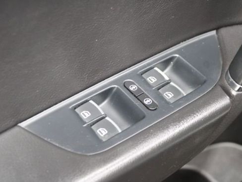 Used 2017 Volkswagen Touareg Wolfsburg Edition image 12