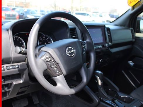 Certified 2023 Nissan Frontier SV w/ Midnight Edition Package AWD/4WD image 17