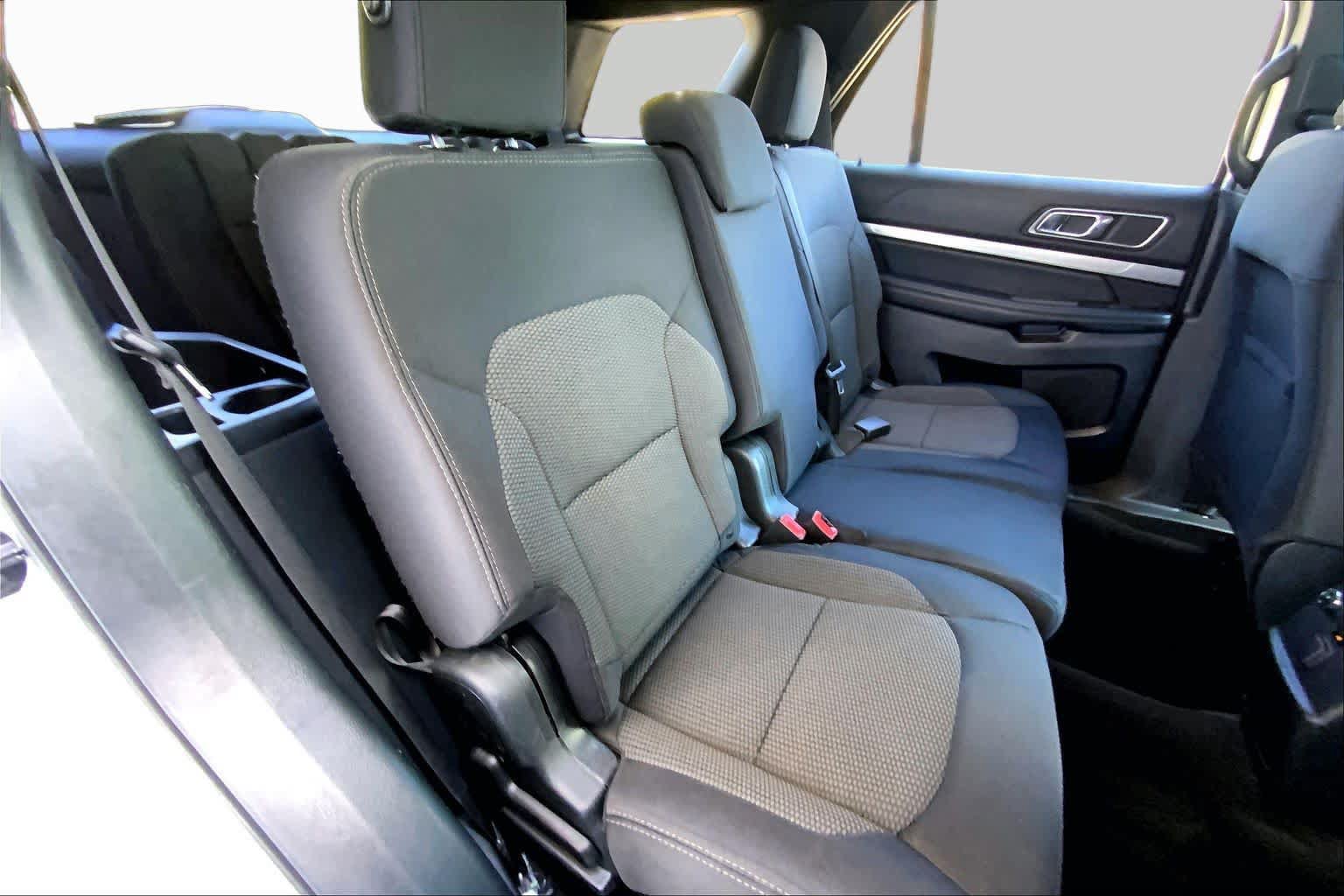 Used 2019 Ford Explorer XLT w/ Equipment Group 201A FWD image 34