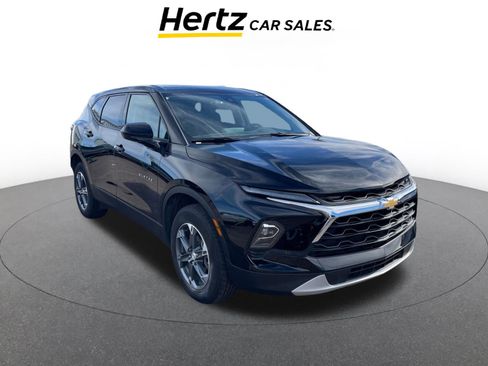 Used 2025 Chevrolet Blazer LT image 1