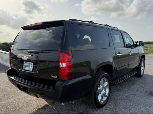 Used 2011 Chevrolet Suburban LT w/ Texas Edition RWD image 5