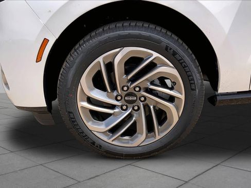 New 2026 Lincoln Navigator L Reserve AWD/4WD image 11