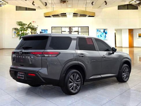 Certified 2023 Nissan Pathfinder S FWD image 5