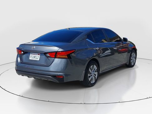 Used 2025 Nissan Altima 2.5 S FWD image 7