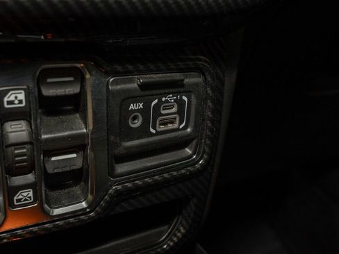 Used 2023 Jeep Gladiator Willys image 16