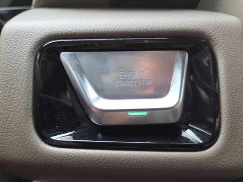 New 2026 GMC Yukon Denali w/ Advanced Technology Package AWD/4WD image 9