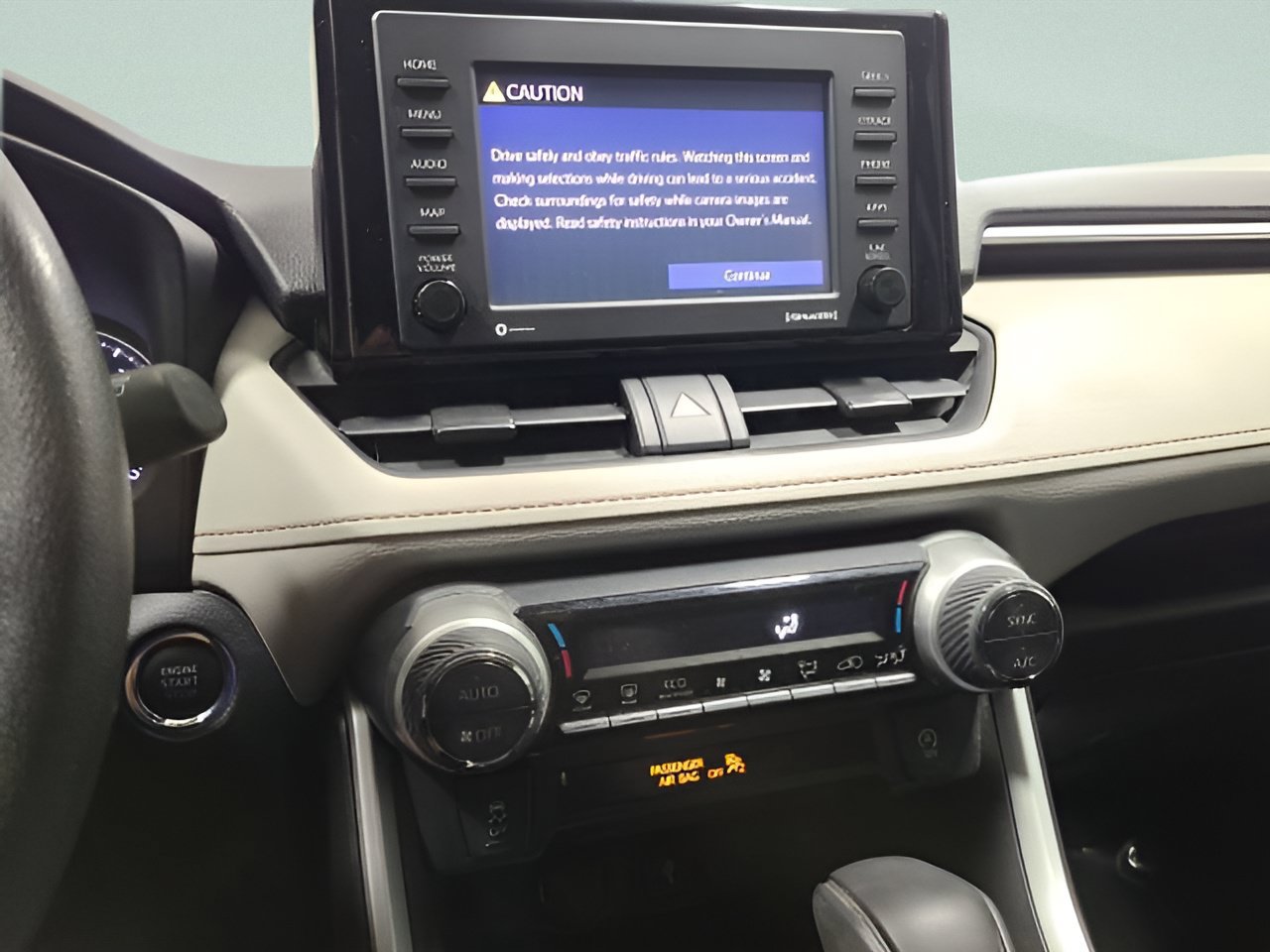 Used 2020 Toyota RAV4 XLE AWD/4WD image 29