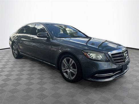 Used 2018 Mercedes-Benz S 560 4MATIC Sedan w/ Premium Package image 4